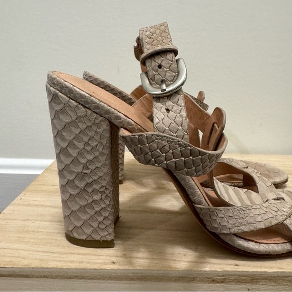 Sigerson Morrison Calee Dune Taupe Snake Print Block Heel Sandals 7.5 - Picture 7 of 8